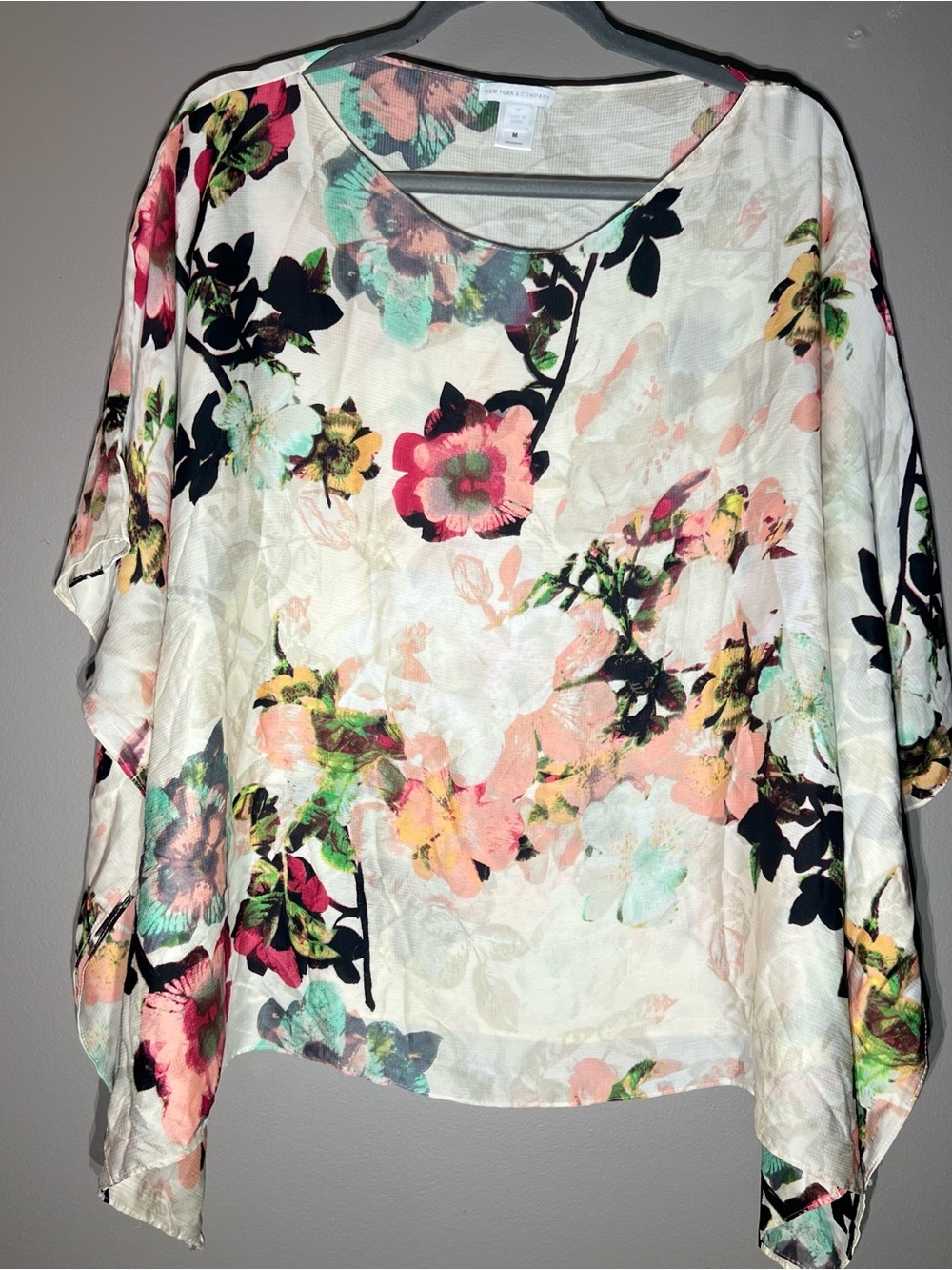 New York & Company Adorable Light White Multi Floral Airy Poncho Top Spring Vibe